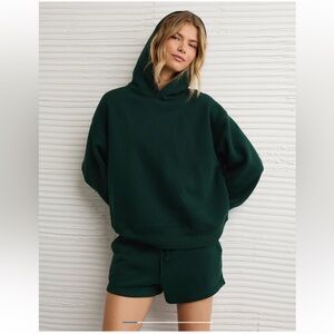 AE Everyday Luxe Hoodie forest green